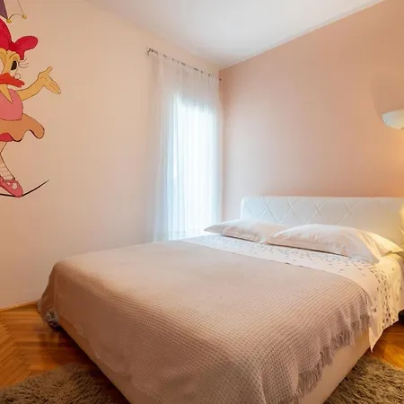 Apartament Vranjes *