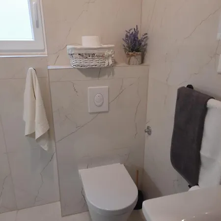 Apartament Vranjes *