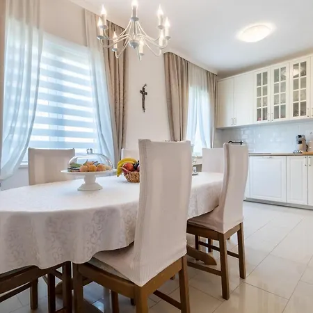 Apartment Vranjes Kastela