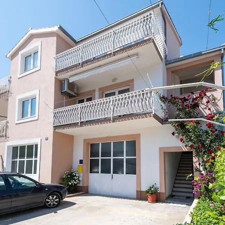 Apartment Vranjes